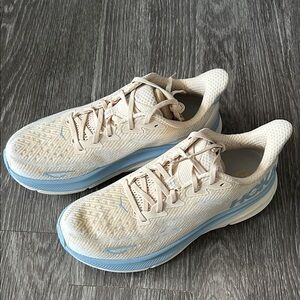 HOKA Clifton 9 Running Shoe (Women)